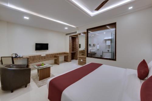 click hotel sagar plaza chakan pune