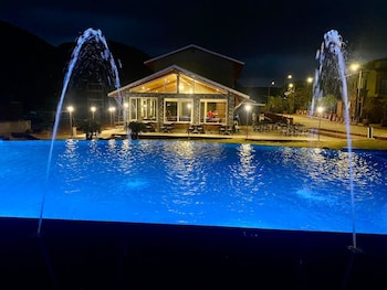 Mastiff Grand La Villae Resort,,3 star