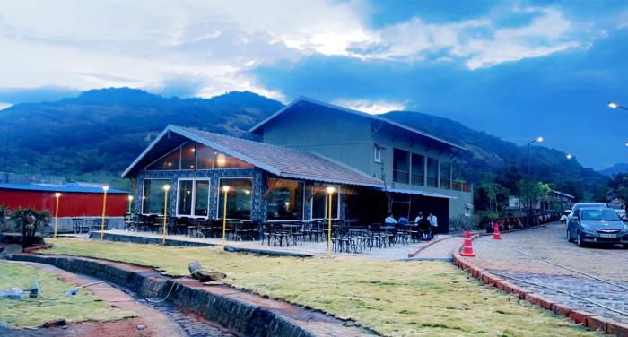 mastiff grand la villae resort