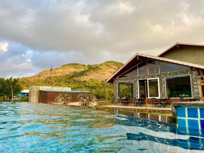 mastiff grand la villae resort