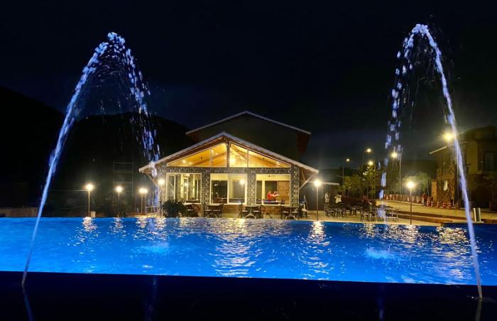 mastiff grand la villae resort