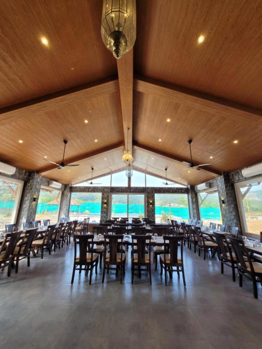 mastiff grand la villae resort