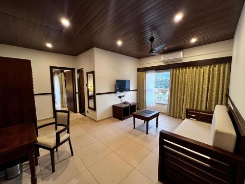 mastiff grand la villae resort