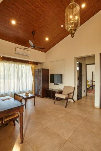 mastiff grand la villae resort