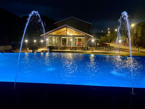 mastiff grand la villae resort