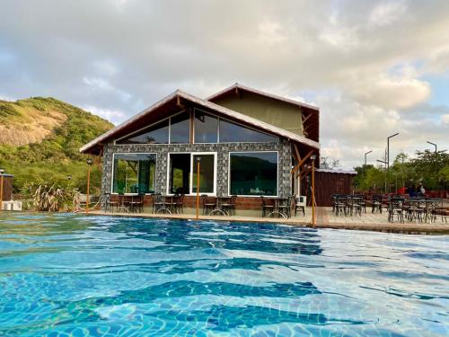 mastiff grand la villae resort