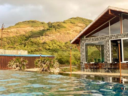 mastiff grand la villae resort