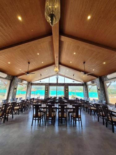 mastiff grand la villae resort