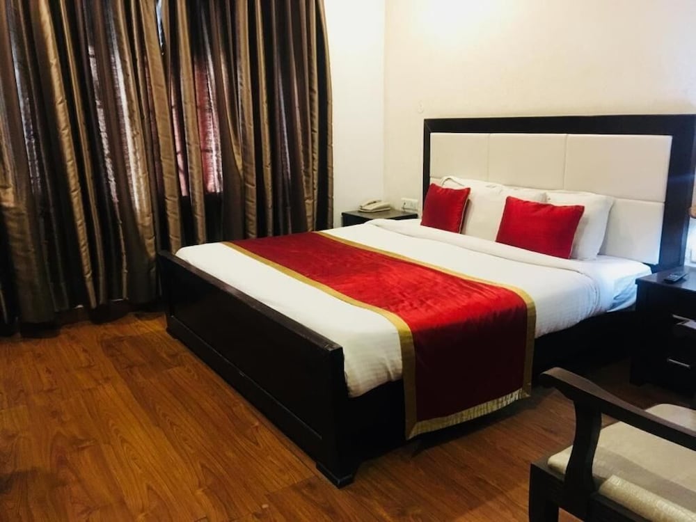 ashiana clarks inn shimla