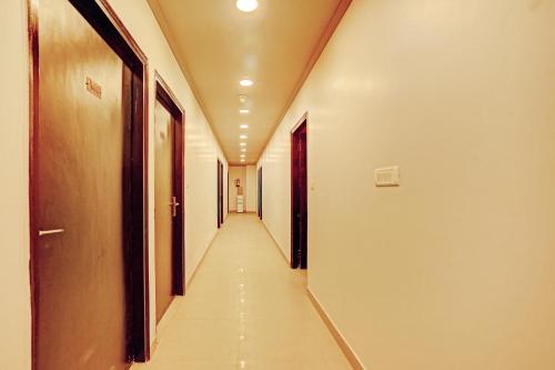 Collection O One Hotel,,3 star