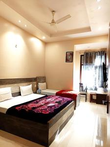 Super Residency Near To Nizzamduin Railway Stations,,3 star