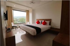 the orange flag renuka hotel