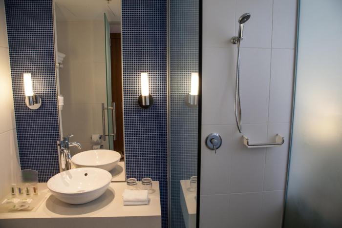 holiday inn express port moresby by ihg