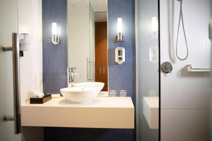 holiday inn express port moresby by ihg