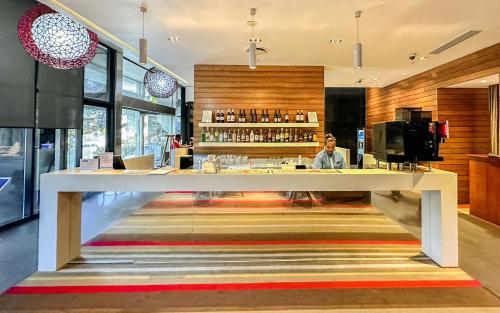 holiday inn express port moresby by ihg