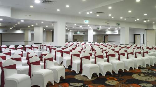 holiday inn express port moresby by ihg