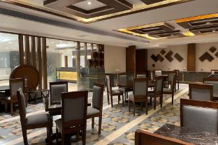 neel clarks inn express agra