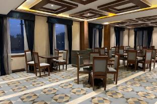 neel clarks inn express agra