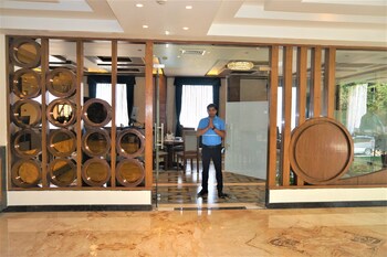 neel clarks inn express agra