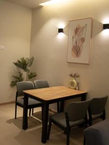 hotel brynton at cameron centrum mall