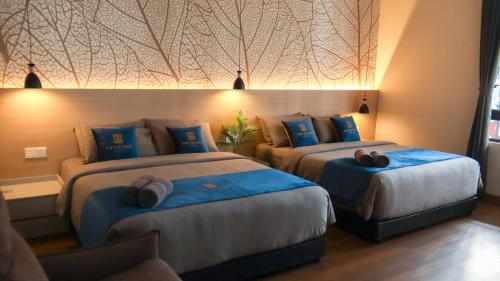 hotel brynton at cameron centrum mall