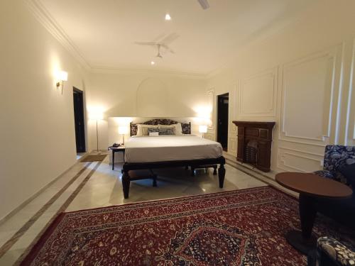 balaram palace resort