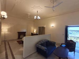 balaram palace resort