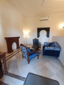 balaram palace resort