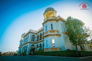 balaram palace resort