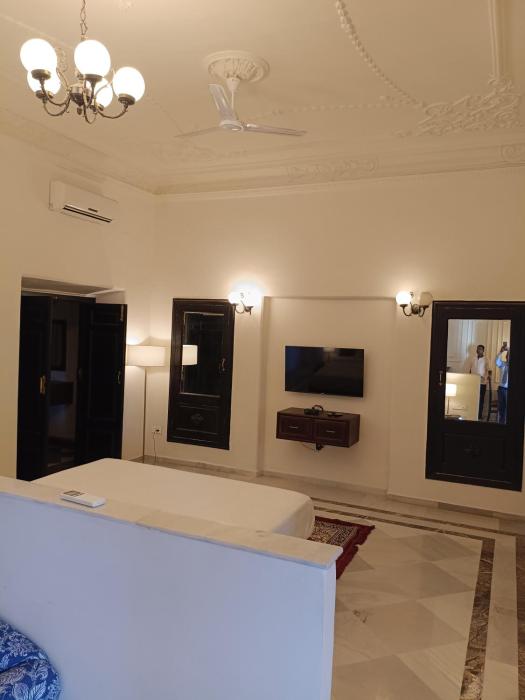 balaram palace resort