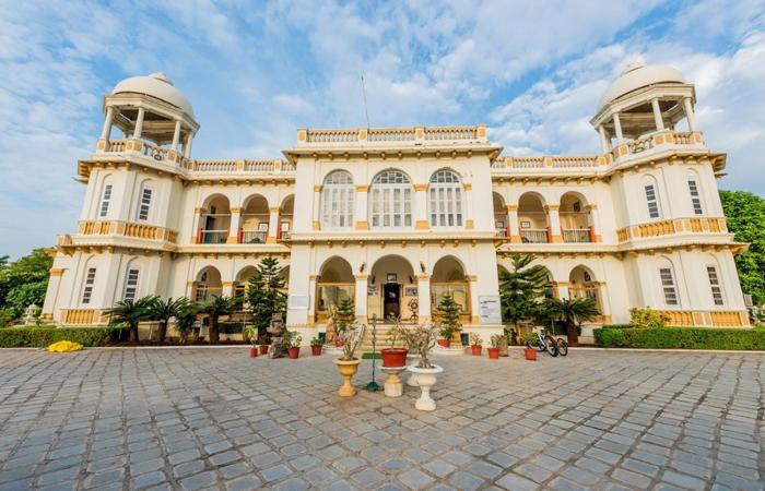 balaram palace resort