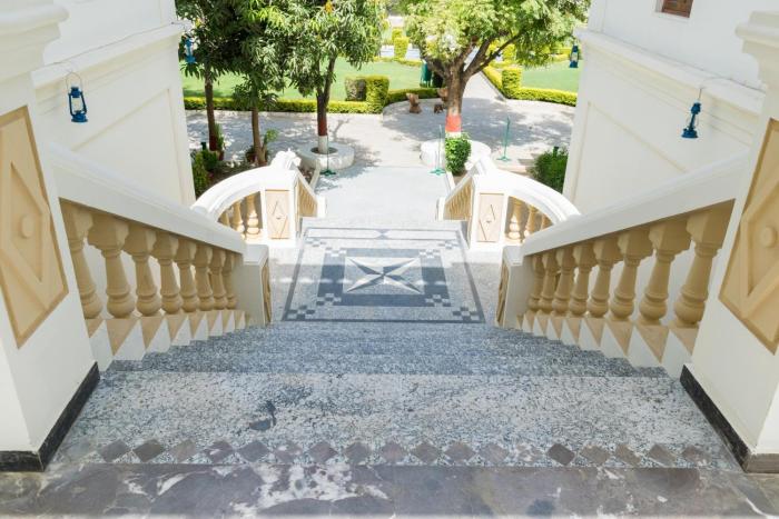 balaram palace resort