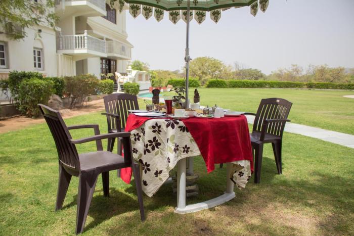 balaram palace resort