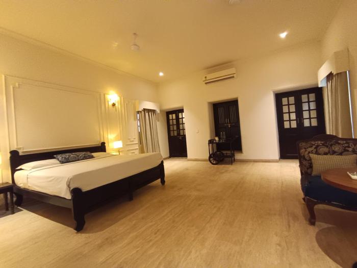 balaram palace resort