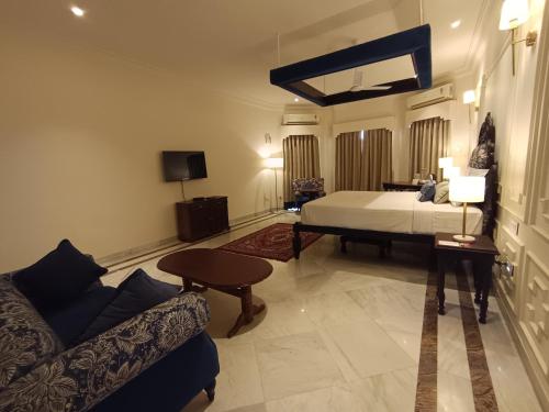 balaram palace resort