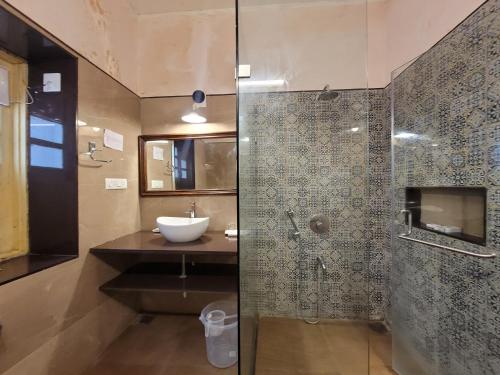 balaram palace resort