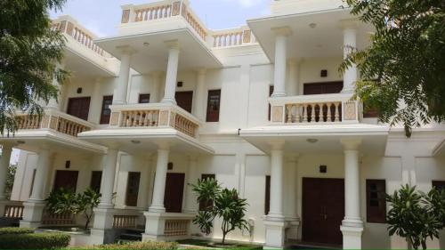 balaram palace resort