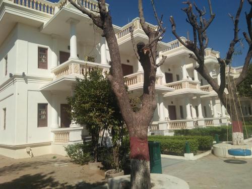 balaram palace resort