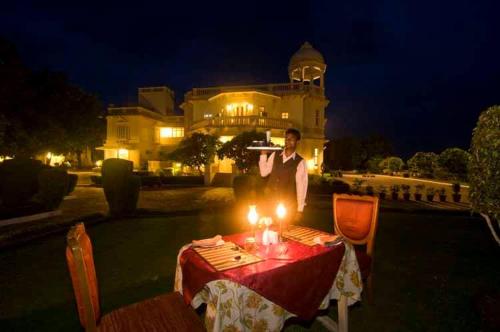 balaram palace resort