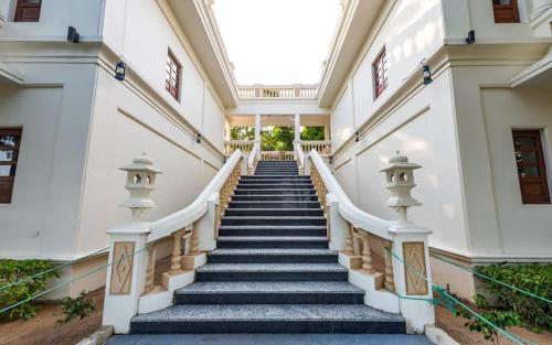 balaram palace resort