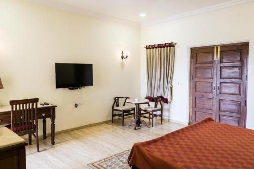 balaram palace resort