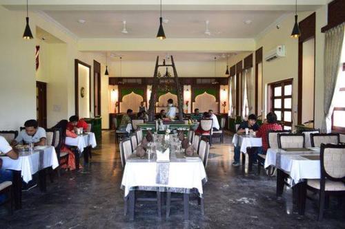 balaram palace resort