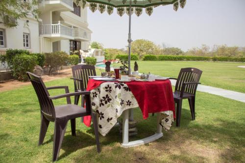 balaram palace resort