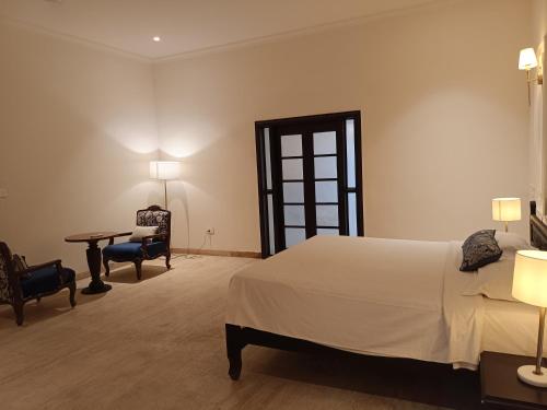 balaram palace resort