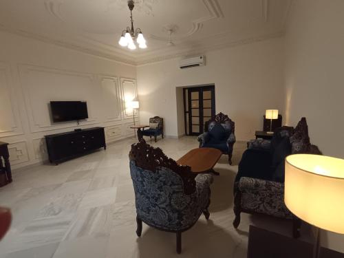 balaram palace resort