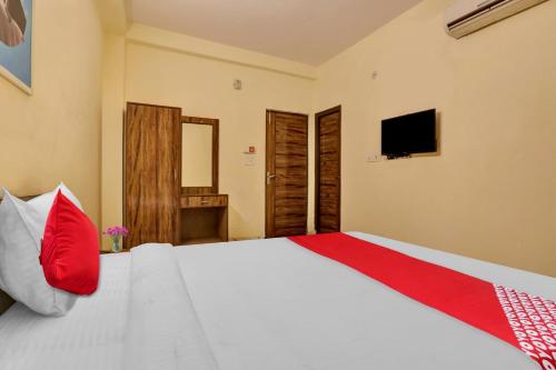 super hotel o raas near hira sweet