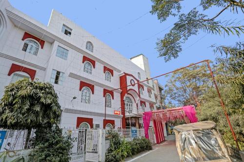 super hotel o raas near hira sweet