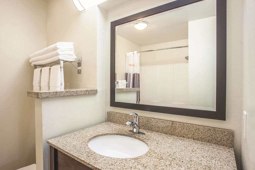 la quinta inn and suites by wyndham portland airport