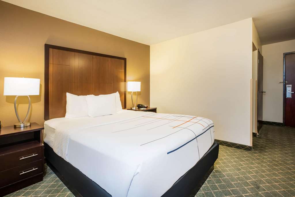 la quinta inn and suites by wyndham portland airport