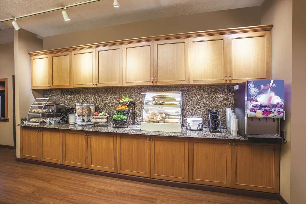 la quinta inn and suites by wyndham portland airport